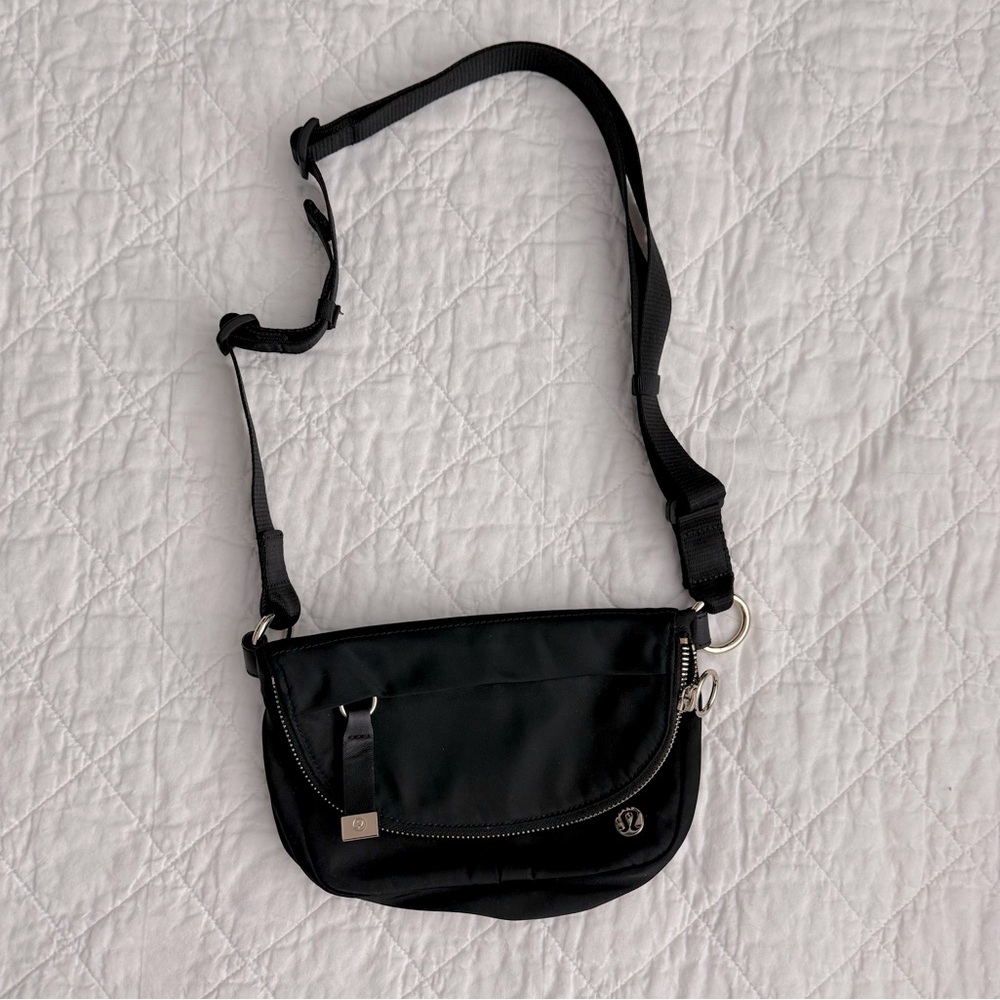lululemon athletica Black Crossbody Bag - Picture 7 of 16
